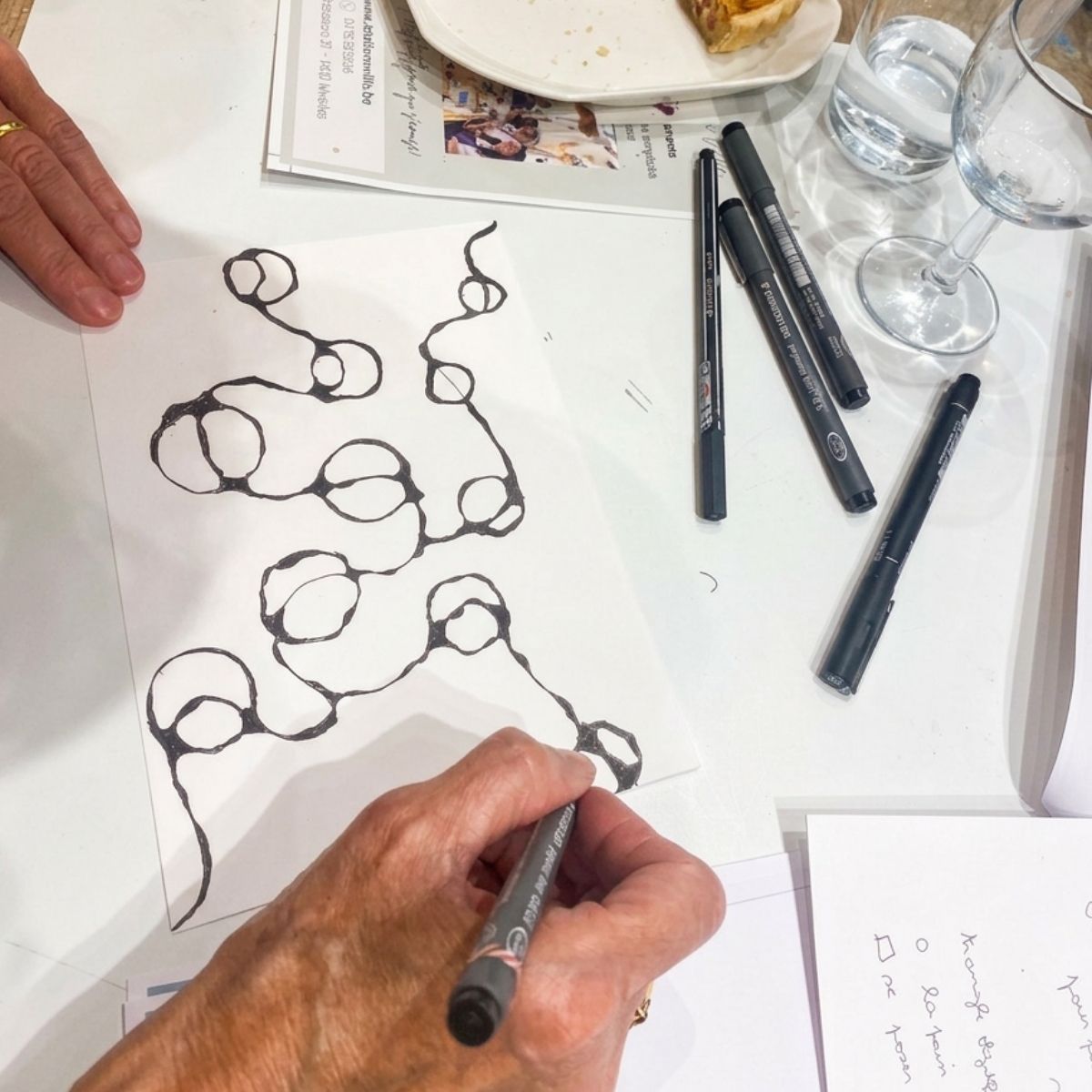 Exercice d’art neurographique pendant l’Atelier Déclic sur la charge mentale à Nivelle